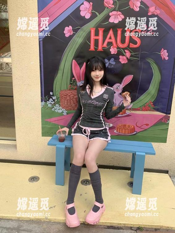 17免费吃瓜 在“17免费吃瓜”中寻找最精彩的瓜,畅游各大线路非你莫属!