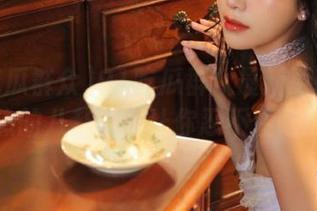 91吃瓜群众最新更新：最火热的八卦新闻让你忍不住吃瓜！