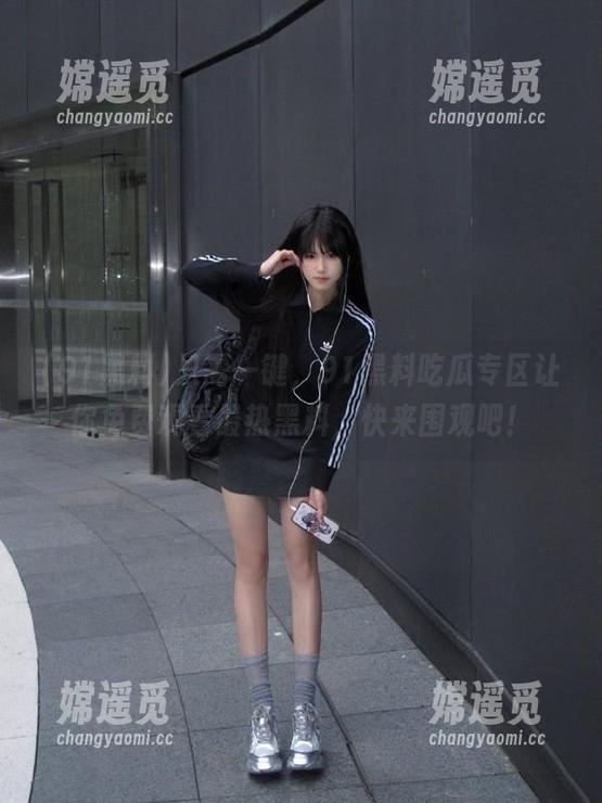 只需一键，91黑料吃瓜专区让你免费观看最热黑料，快来围观吧！