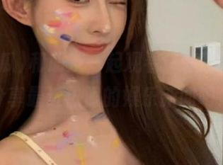 和朋友一起观看“95吃瓜”，分享最近热门的娱乐新闻吧！