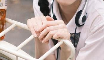 “吃瓜不打烊吃瓜”带你直达各种爆笑趣闻，让每天的娱乐生活更加丰富多彩！