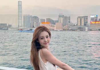 快来下载“www.黑料不打烊”，不中断的黑料让你随时掌握娱乐圈第一手消息！