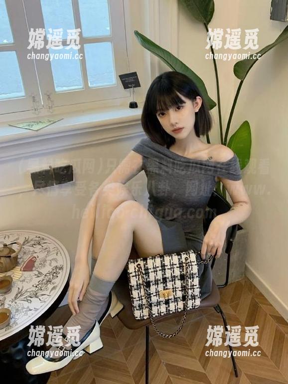 黑料吃瓜网 只需在黑料吃瓜网在线观看,尽情享受各类娱乐八卦,网址:www.heiliao-chigua.com