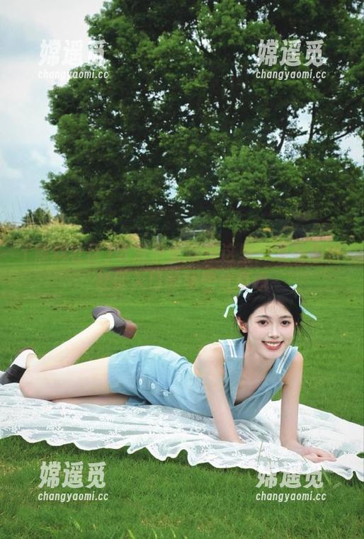 可爱小女孩在这里：观看黑料社区入口的秘密分享哦