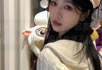 在黑料网网页上，尽享吃瓜乐趣与劲爆八卦，这个网址你绝不能错过！